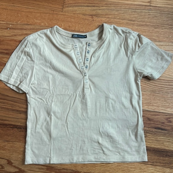 Zara Tops - 👚3/$20 👚 Zara Snap Button Babydoll Crop Top